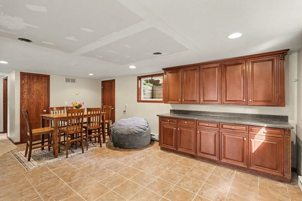 6380 Oak Ridge Drive Jonesville, MI 49250