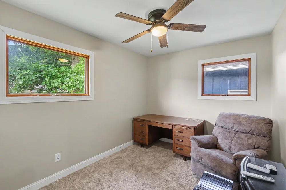 6380 Oak Ridge Drive Jonesville, MI 49250