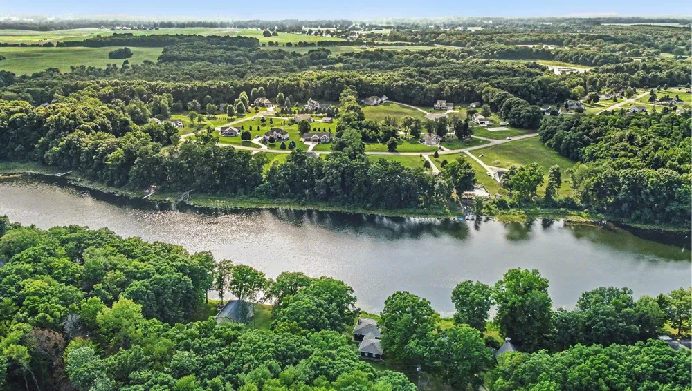 6380 Oak Ridge Drive Jonesville, MI 49250