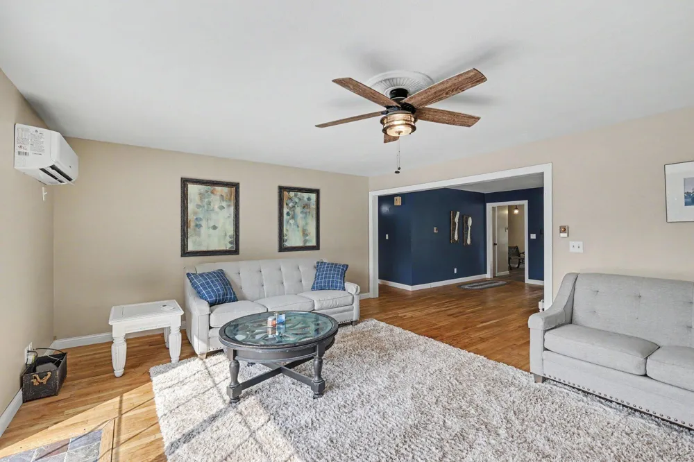 6380 Oak Ridge Drive Jonesville, MI 49250
