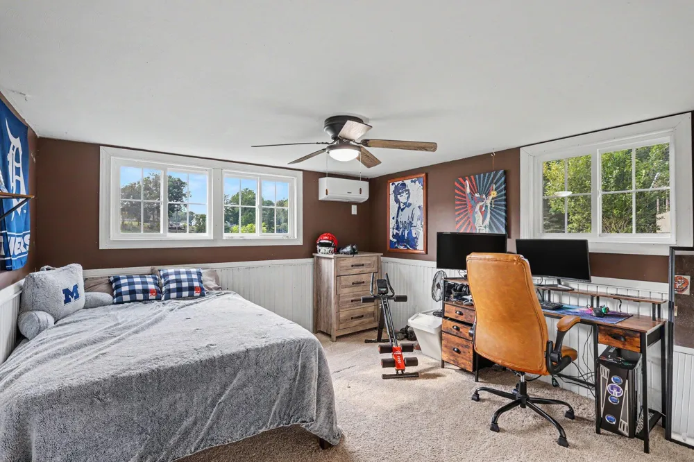 6380 Oak Ridge Drive Jonesville, MI 49250
