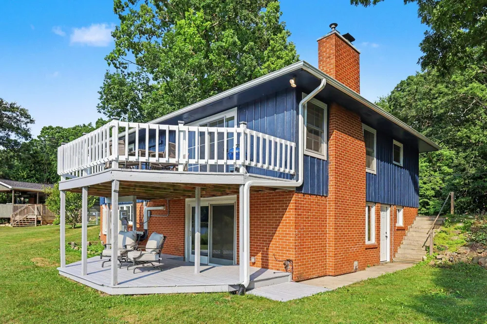 6380 Oak Ridge Drive Jonesville, MI 49250