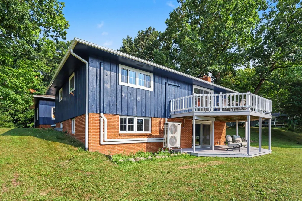 6380 Oak Ridge Drive Jonesville, MI 49250