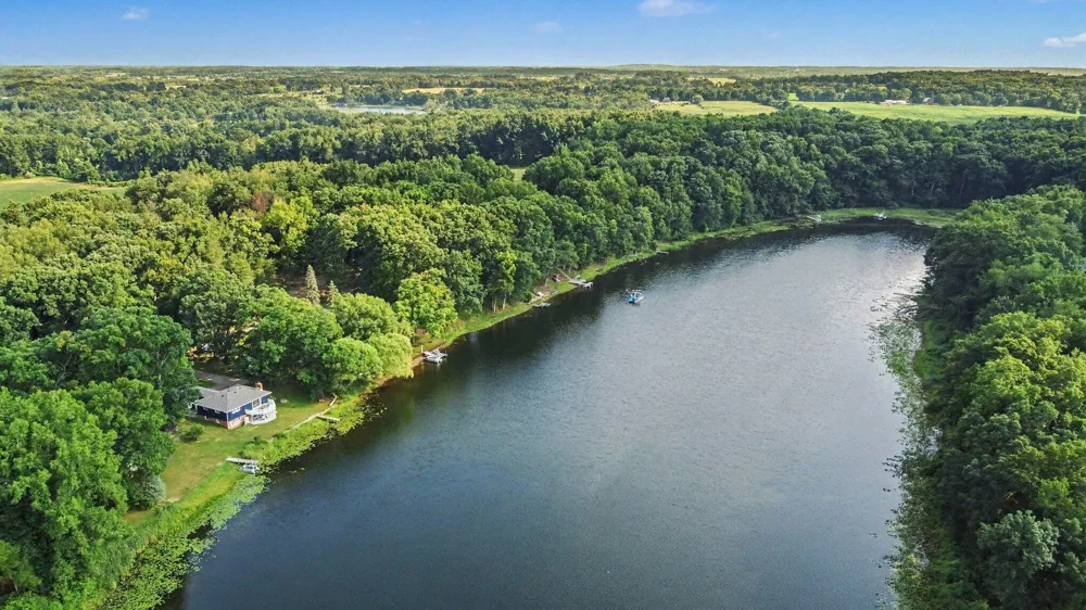 6380 Oak Ridge Drive Jonesville, MI 49250