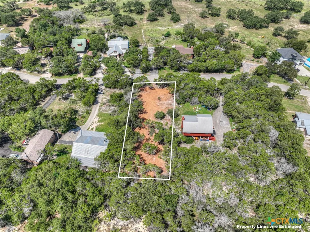 1919 Lakeshore Drive Canyon Lake, TX 78133