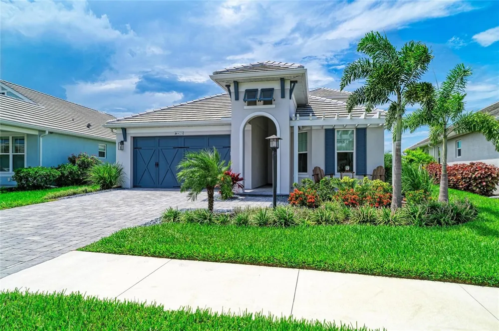 8079 SLIPWAY DR Sarasota, FL 34240