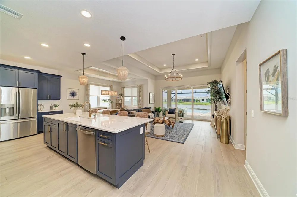 8079 SLIPWAY DR Sarasota, FL 34240