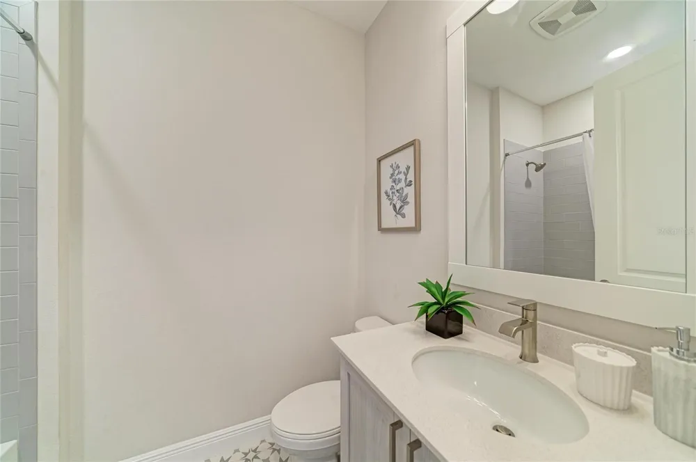 8079 SLIPWAY DR Sarasota, FL 34240