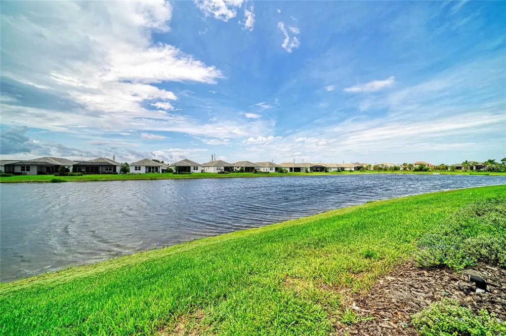8079 SLIPWAY DR Sarasota, FL 34240