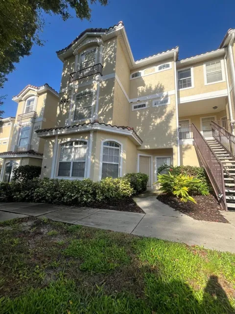 694 SEABROOK COURT #101