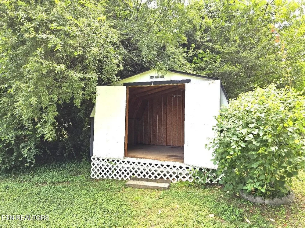 406 Montvale Station Rd Maryville, TN 37803