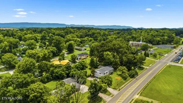 406 Montvale Station Rd Maryville, TN 37803