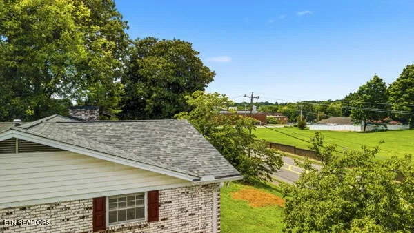 406 Montvale Station Rd Maryville, TN 37803