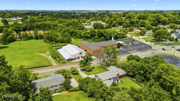 406 Montvale Station Rd Maryville, TN 37803
