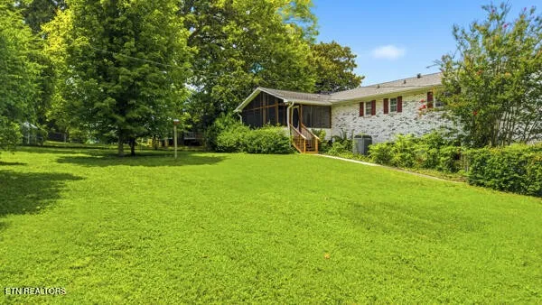 406 Montvale Station Rd Maryville, TN 37803