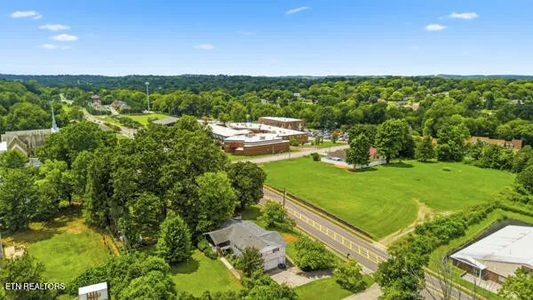 406 Montvale Station Rd Maryville, TN 37803