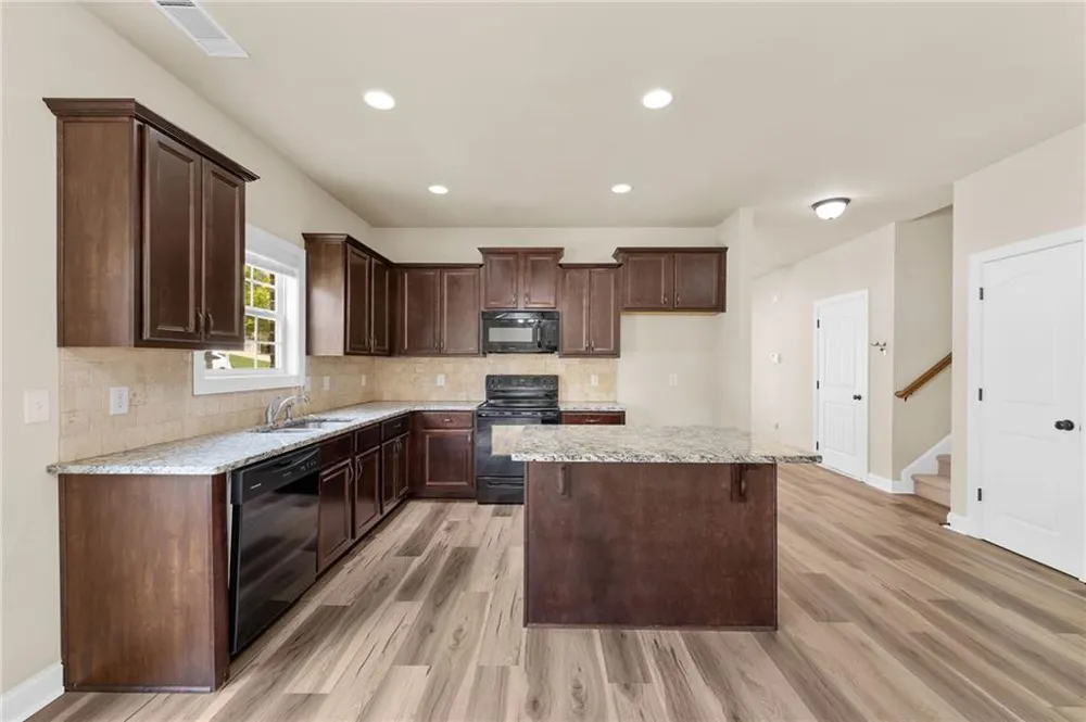 800 Ansbeth Way Athens, GA 30606