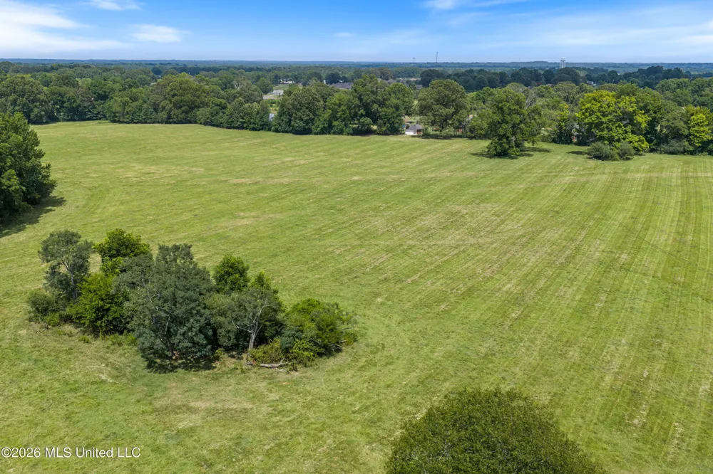 1000 Woolfolk Road Senatobia, MS 38668