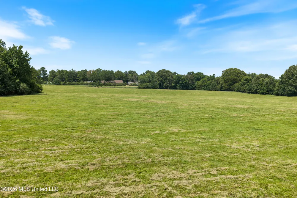 1000 Woolfolk Road Senatobia, MS 38668