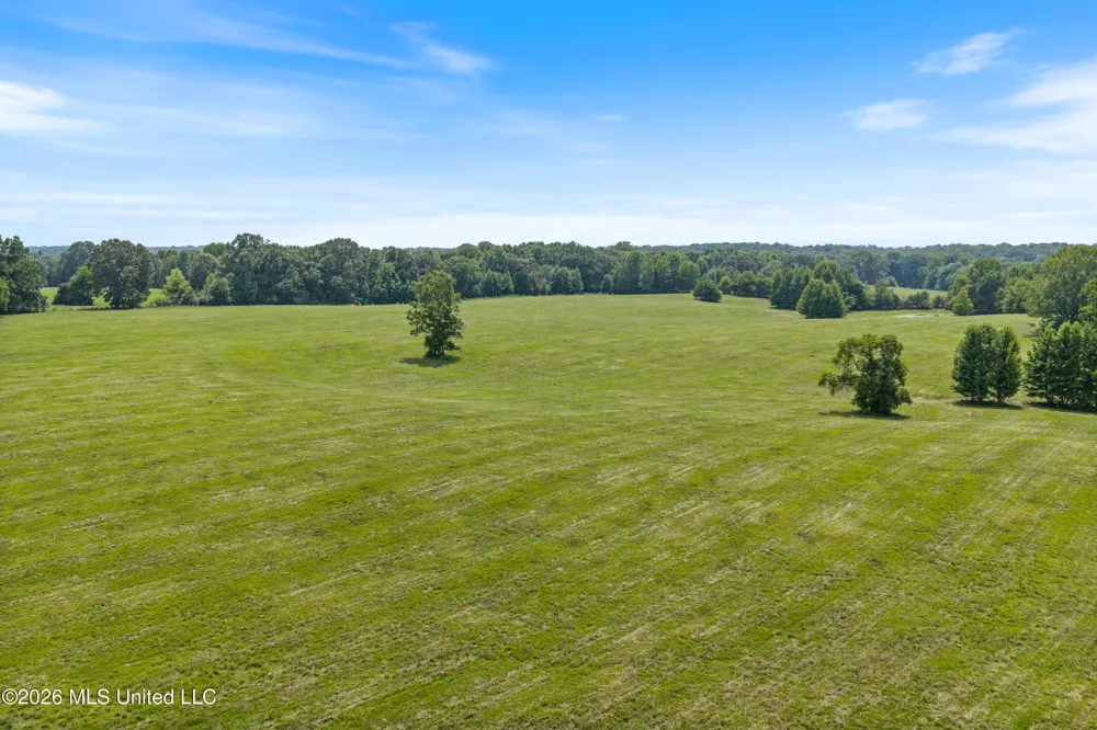 1000 Woolfolk Road Senatobia, MS 38668