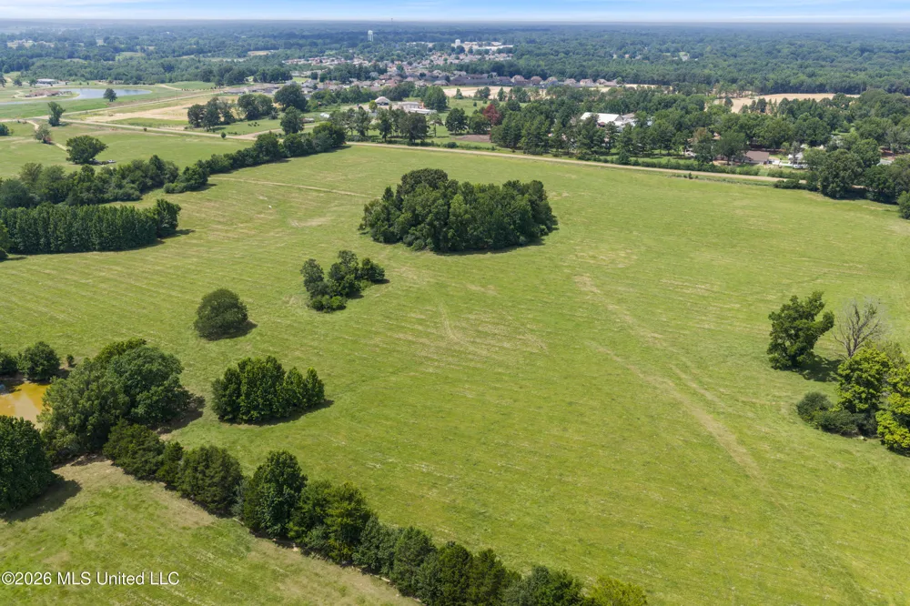 1000 Woolfolk Road Senatobia, MS 38668