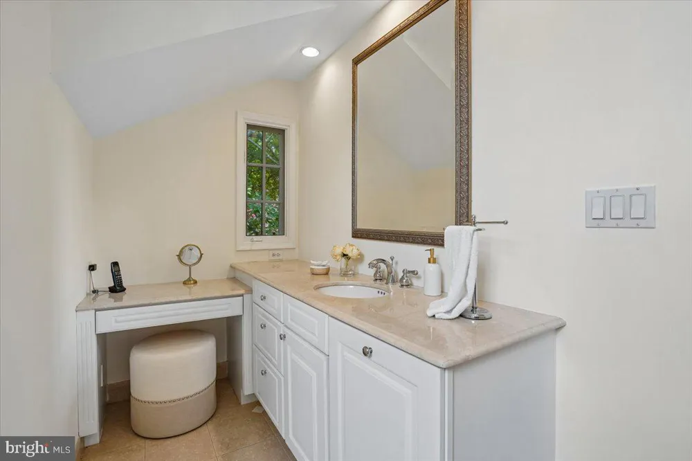 911 RAIL COURT Mclean, VA 22102