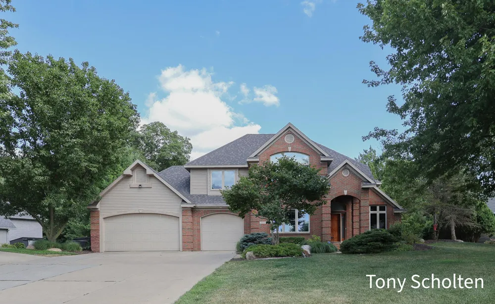 6054 Summerhill Drive Hudsonville, MI 49426