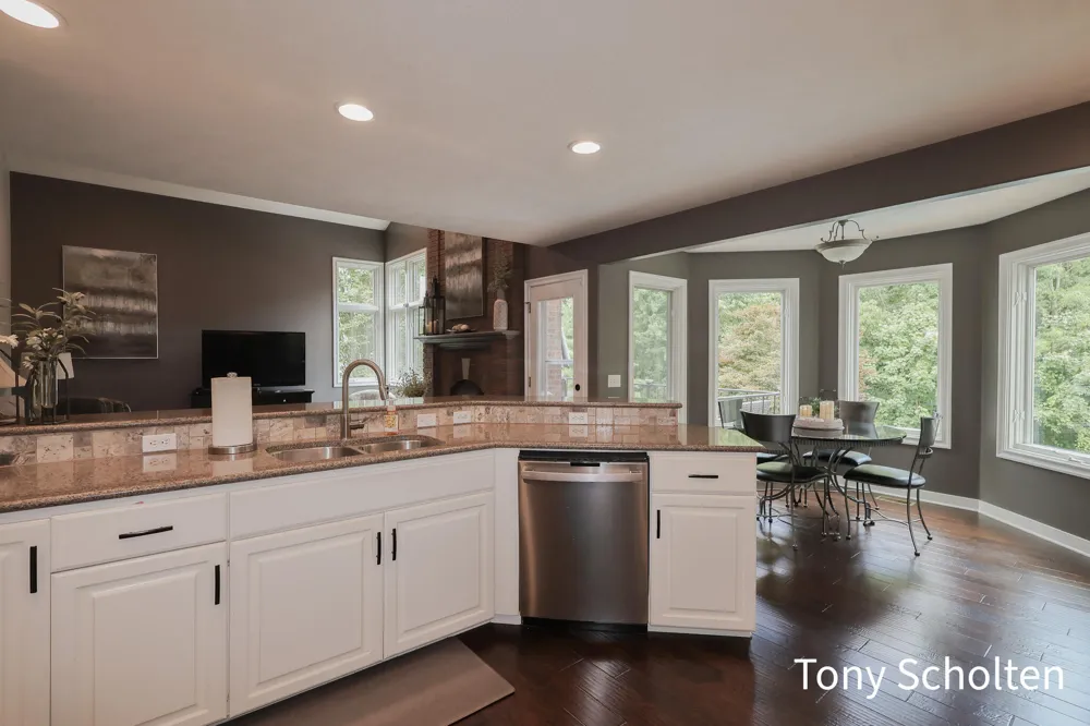 6054 Summerhill Drive Hudsonville, MI 49426