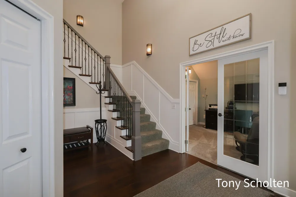 6054 Summerhill Drive Hudsonville, MI 49426