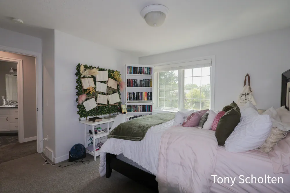 6054 Summerhill Drive Hudsonville, MI 49426