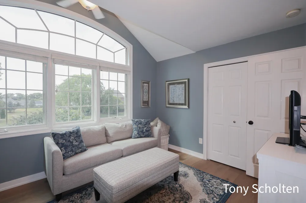 6054 Summerhill Drive Hudsonville, MI 49426