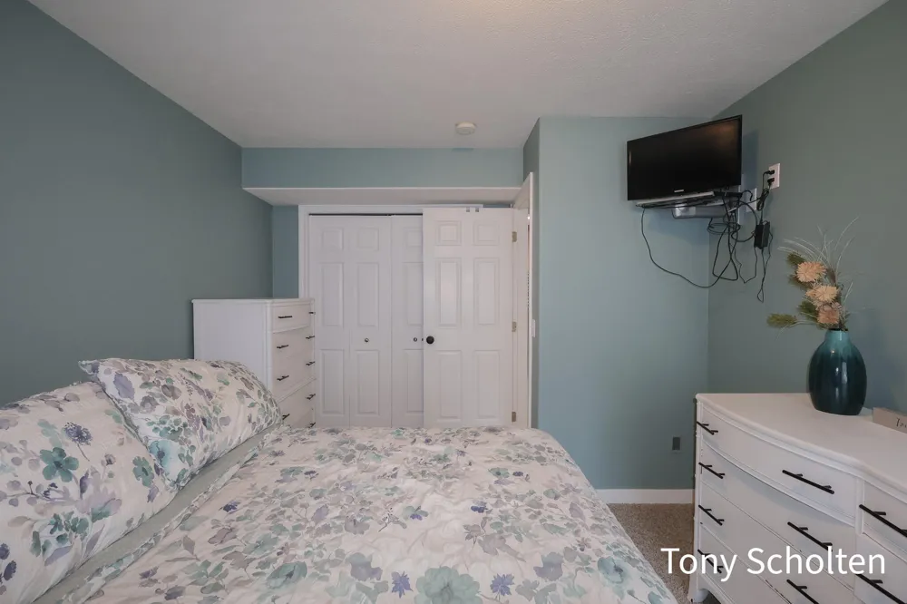 6054 Summerhill Drive Hudsonville, MI 49426