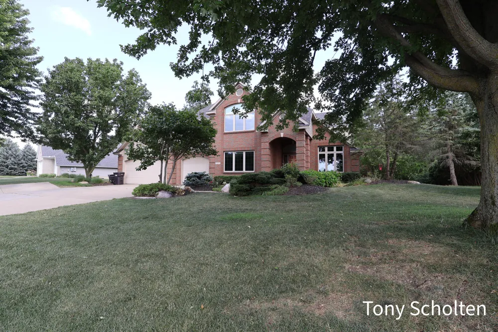 6054 Summerhill Drive Hudsonville, MI 49426