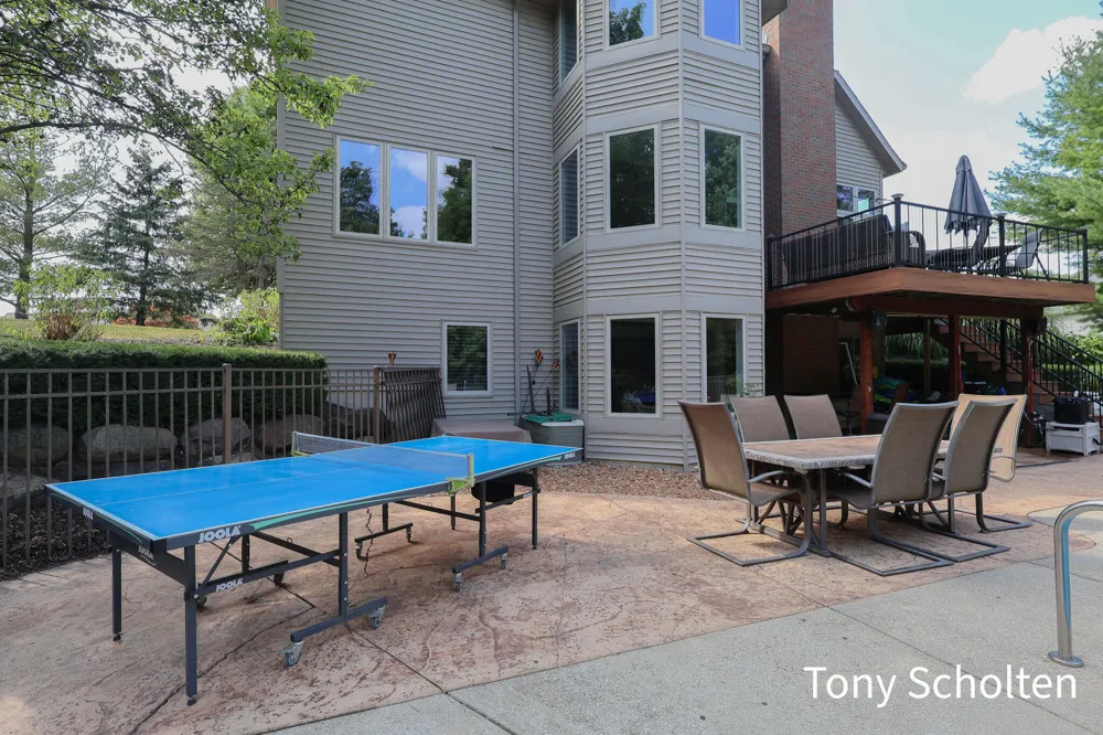 6054 Summerhill Drive Hudsonville, MI 49426