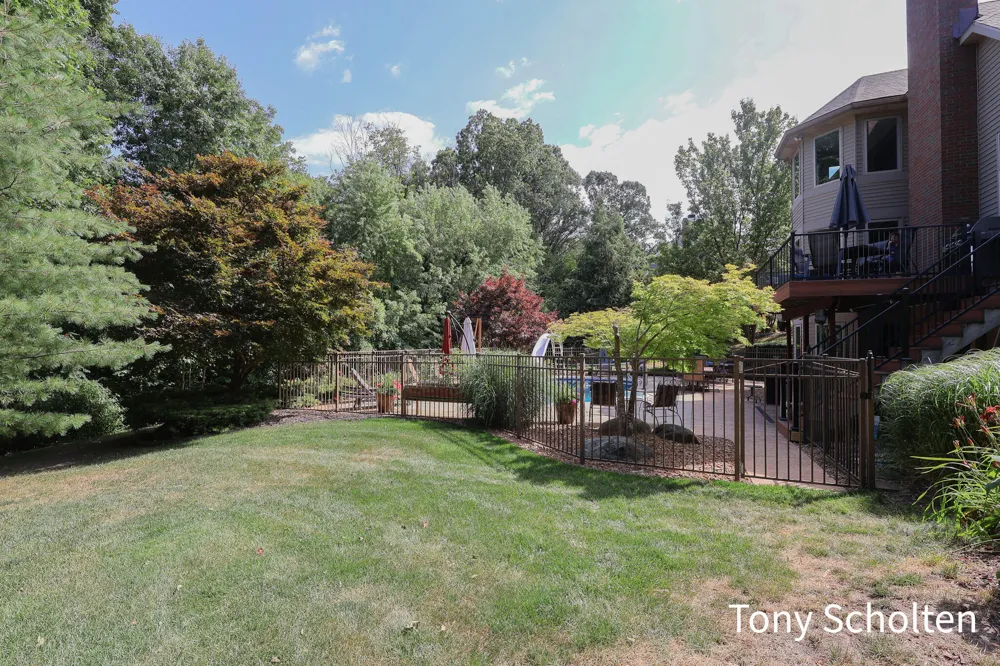 6054 Summerhill Drive Hudsonville, MI 49426