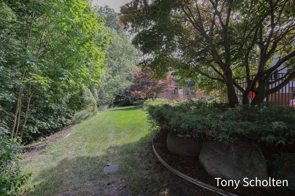 6054 Summerhill Drive Hudsonville, MI 49426