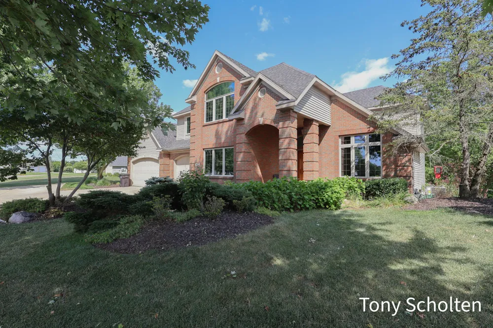 6054 Summerhill Drive Hudsonville, MI 49426