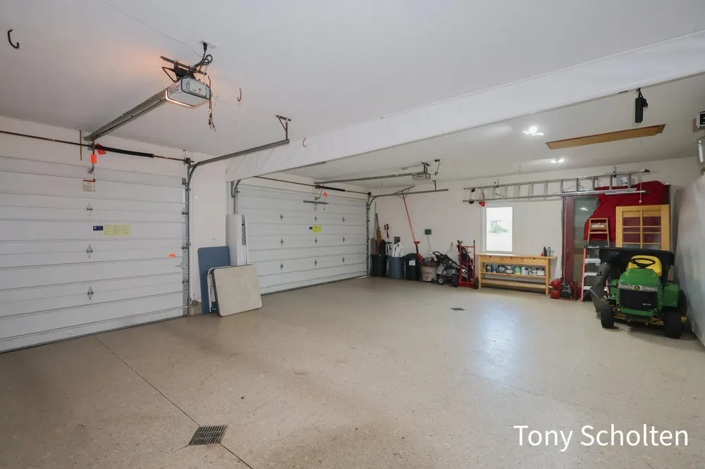 6054 Summerhill Drive Hudsonville, MI 49426