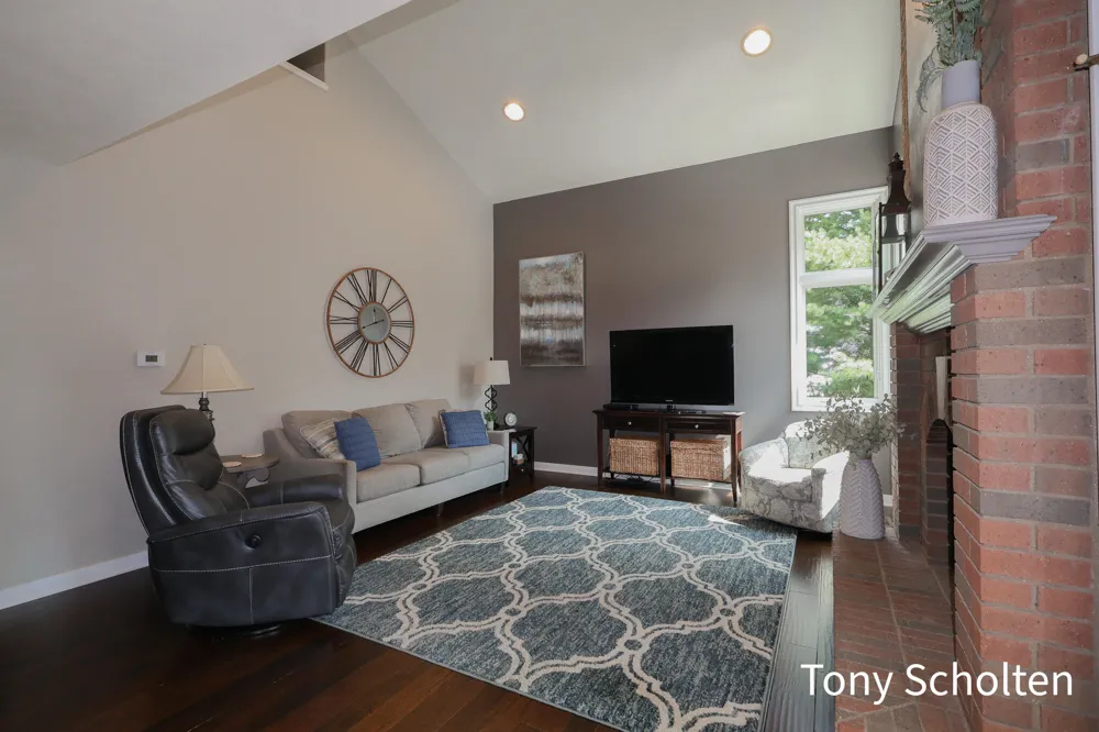 6054 Summerhill Drive Hudsonville, MI 49426