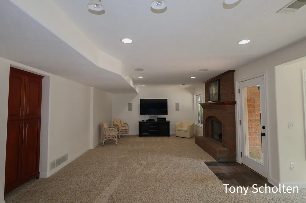 6054 Summerhill Drive Hudsonville, MI 49426