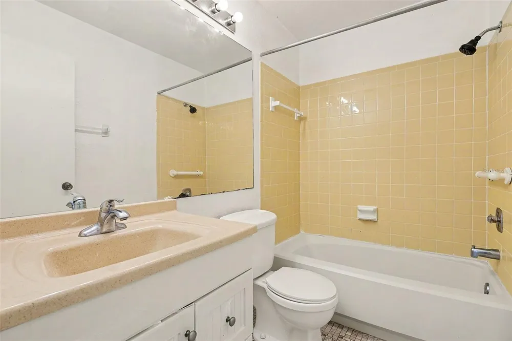 997 MARIPOSA DRIVE NE Palm Bay, FL 32905