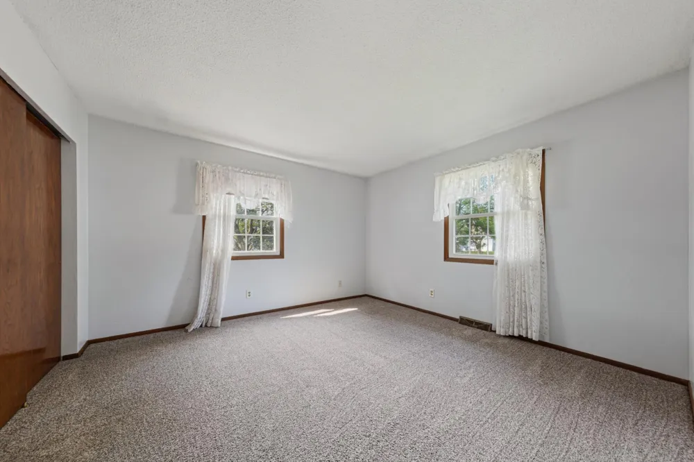 470 16th Street NE Owatonna, MN 55060