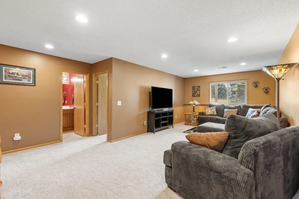 8337 Parkview Avenue NE Otsego, MN 55330