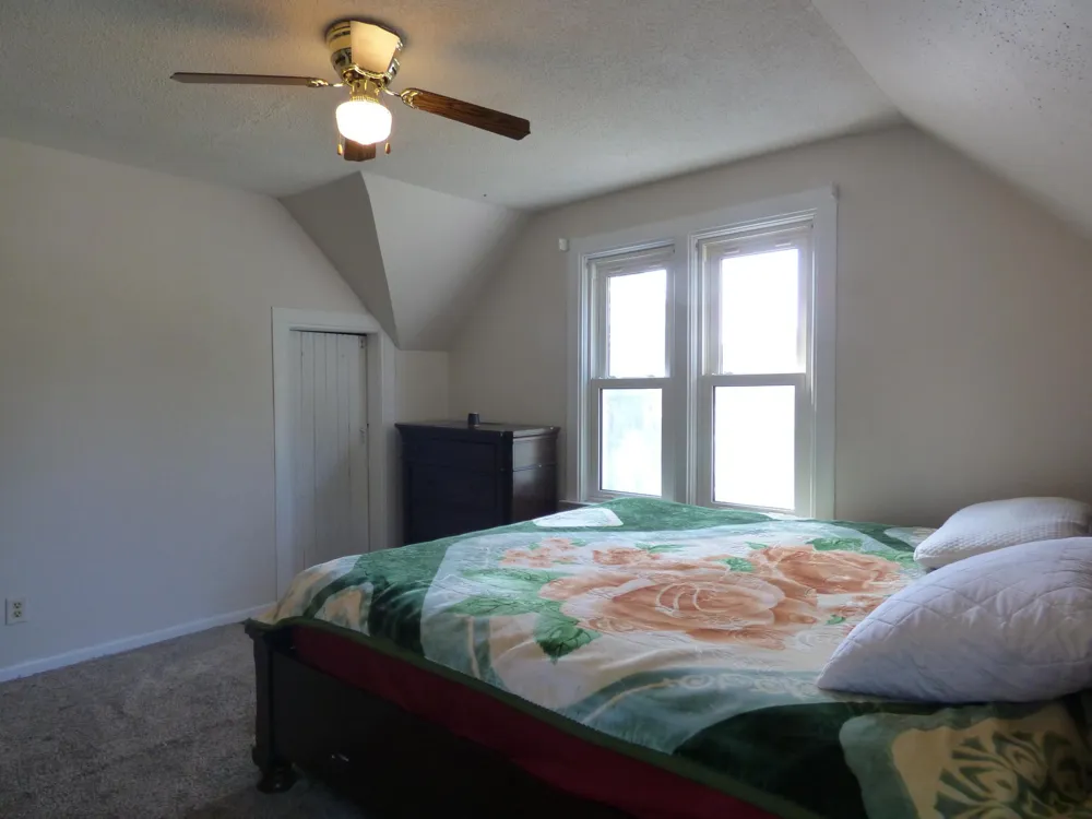2 S Maple Avenue Le Center, MN 56057