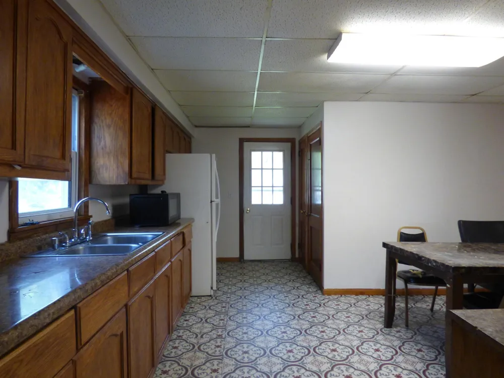 2 S Maple Avenue Le Center, MN 56057
