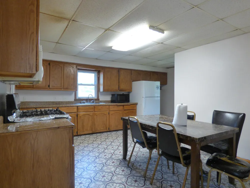 2 S Maple Avenue Le Center, MN 56057