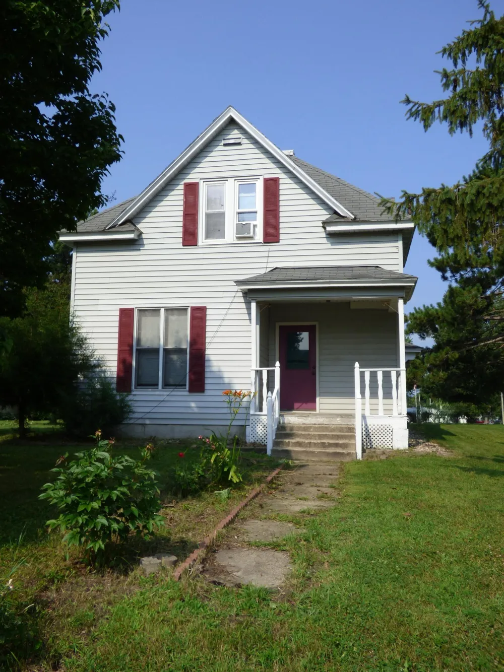 2 S Maple Avenue Le Center, MN 56057