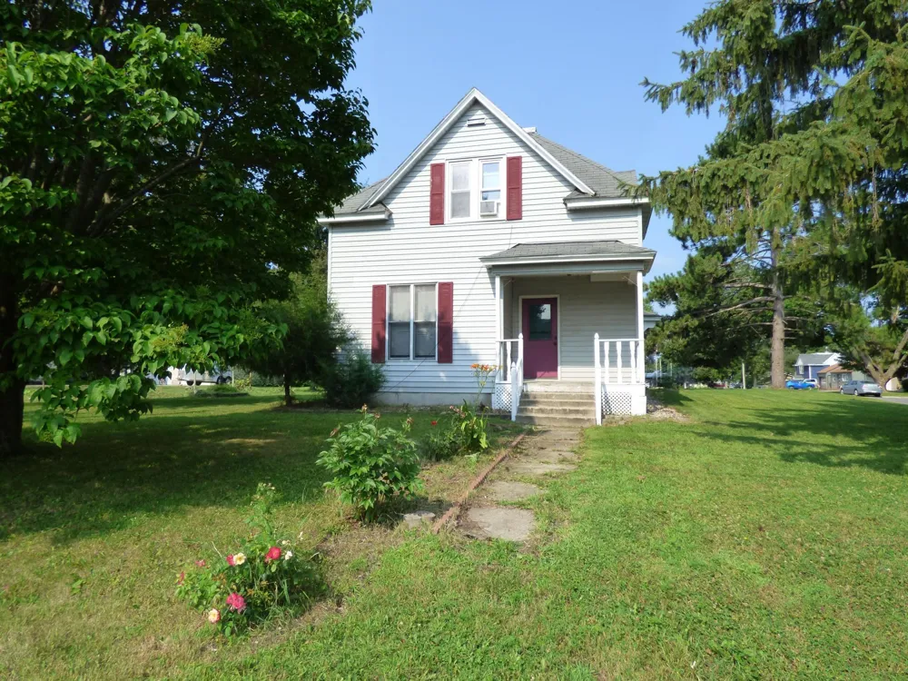2 S Maple Avenue Le Center, MN 56057