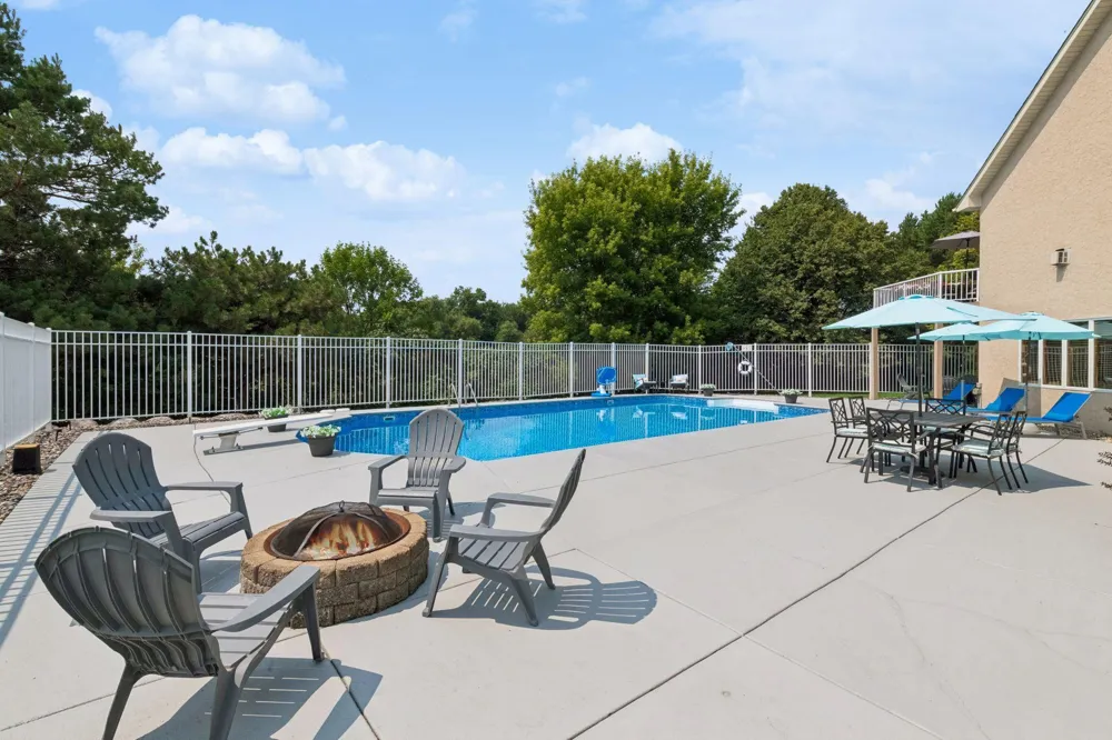 8754 Ridge Ponds Court Victoria, MN 55386