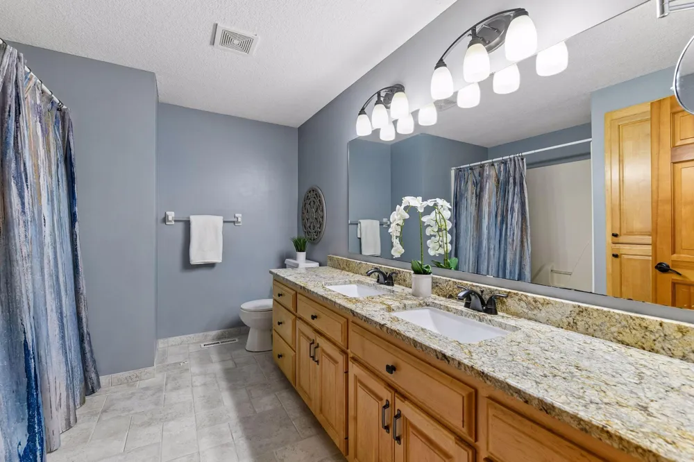 8754 Ridge Ponds Court Victoria, MN 55386